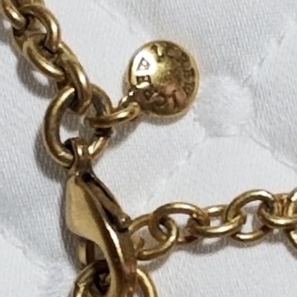 JCrew collet. - Picture 2 of 3